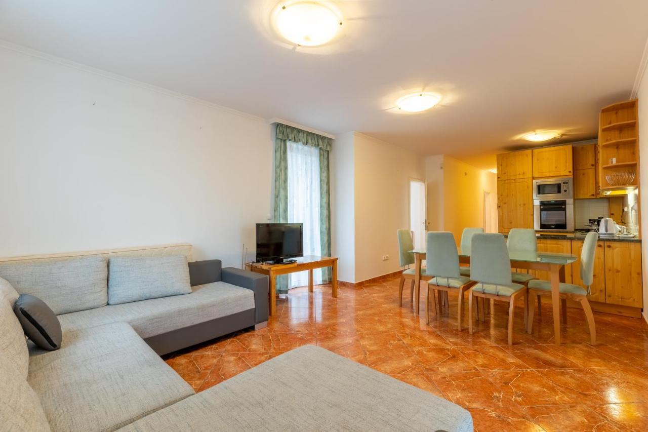 Egyuett A Csalad II Apartman By Bltn Шіофок Екстер'єр фото