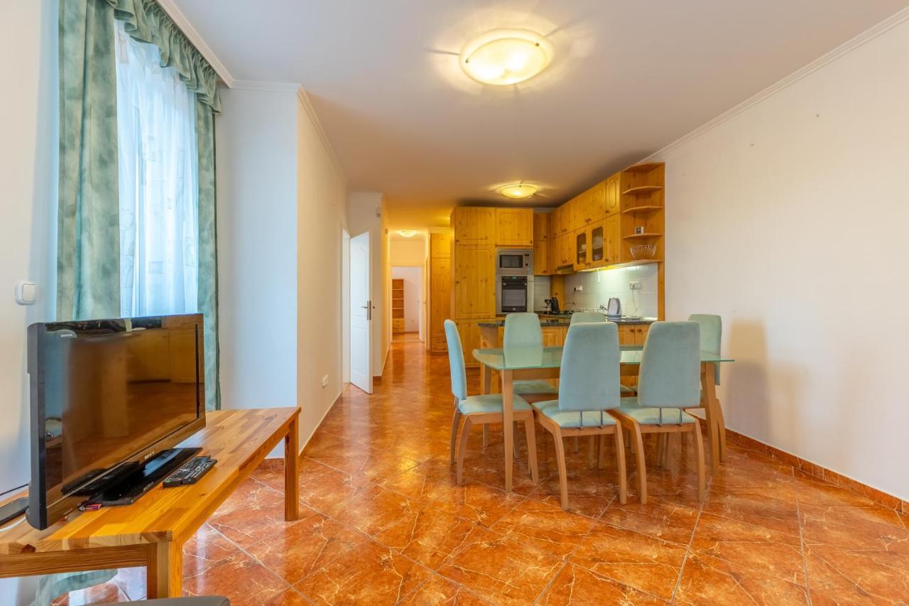 Egyuett A Csalad II Apartman By Bltn Шіофок Екстер'єр фото