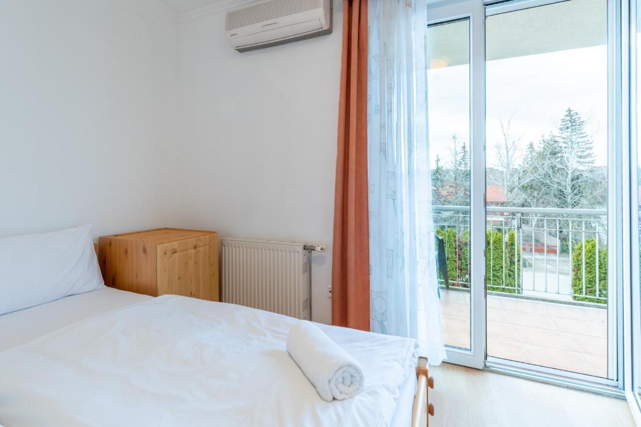 Egyuett A Csalad II Apartman By Bltn Шіофок Екстер'єр фото
