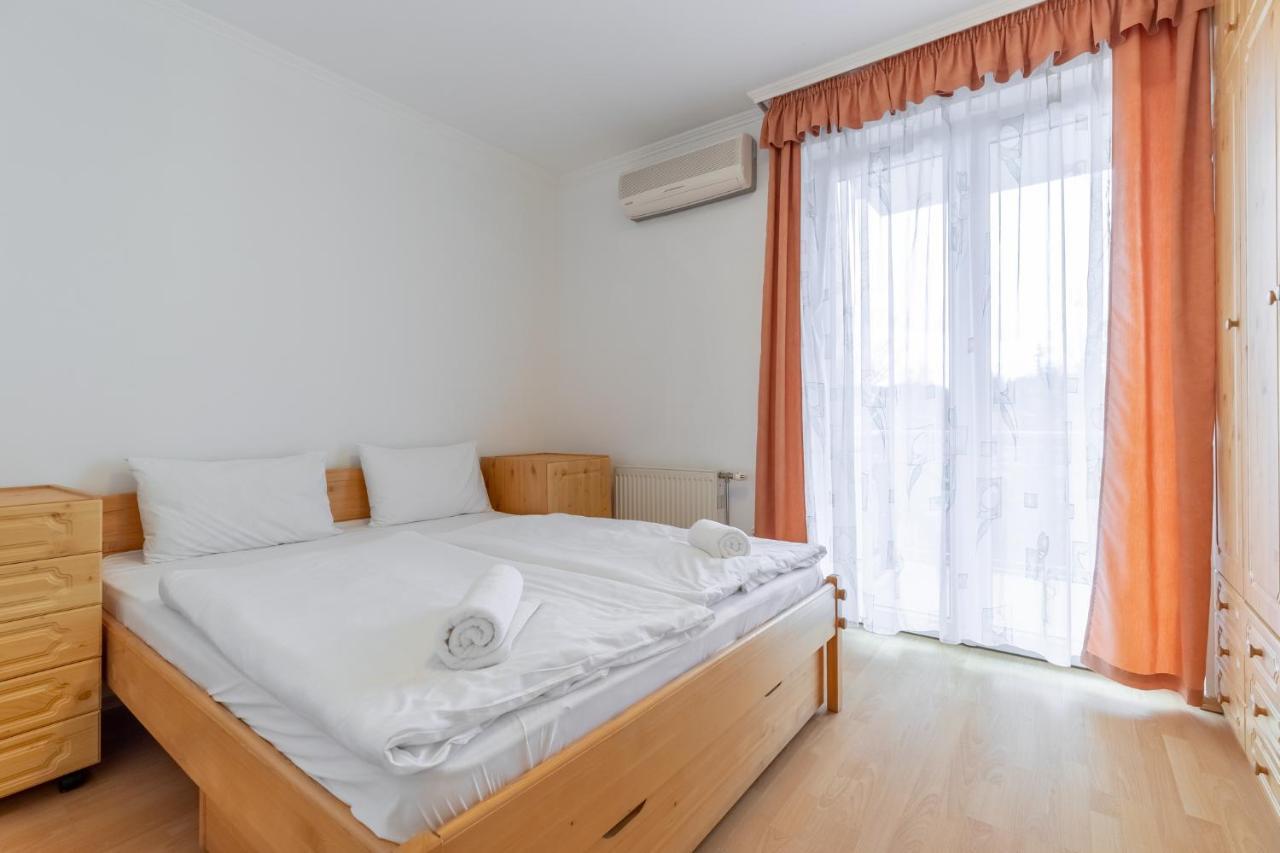 Egyuett A Csalad II Apartman By Bltn Шіофок Екстер'єр фото